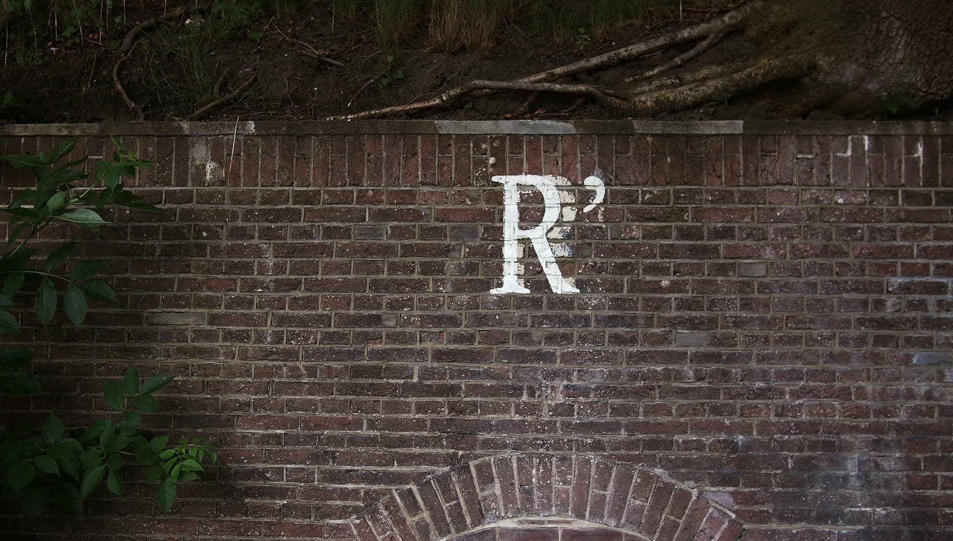 R-squared (Coefficient of Determination): Formula, Intuition & Model Fit in Regression